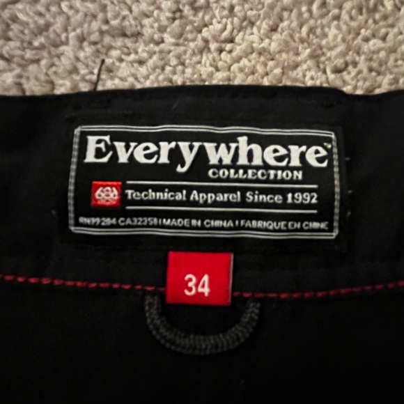 686 Everywhere Hybrid Short. Black, 34 waist - Picture 2 of 3